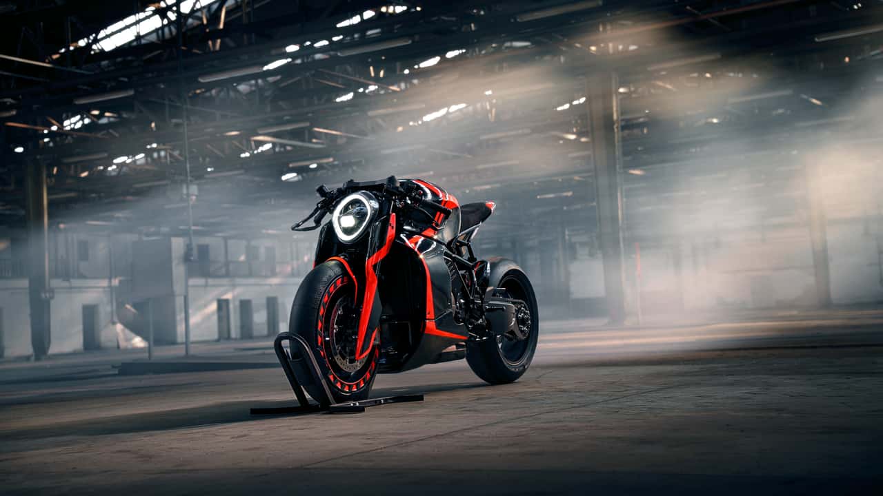 Diamond Atelier's Radical 'DA22 Hyperbike,' Powered by KTM's LC8, Debuts at Goodwood