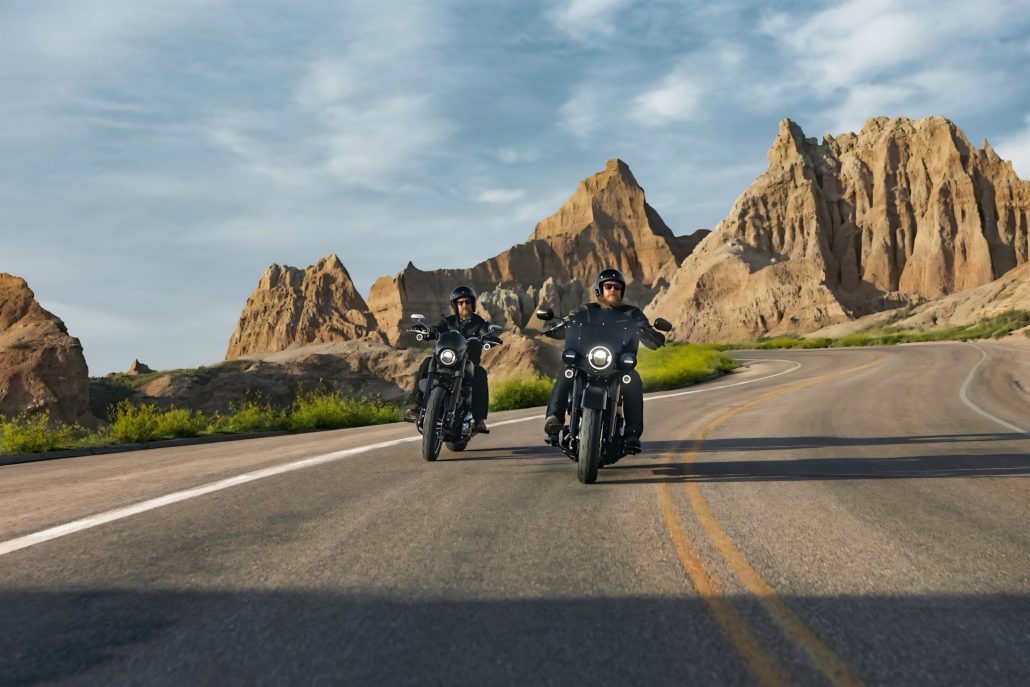 Harley's New Deadwood: An All-Black Factory Bobber, Sold Only in the US and Canada
