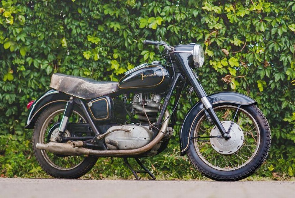 The Polish Classic That Dreamed of Being a 'Harley': The Junak M07/M10, the Only Four-Stroke of the PRL Era