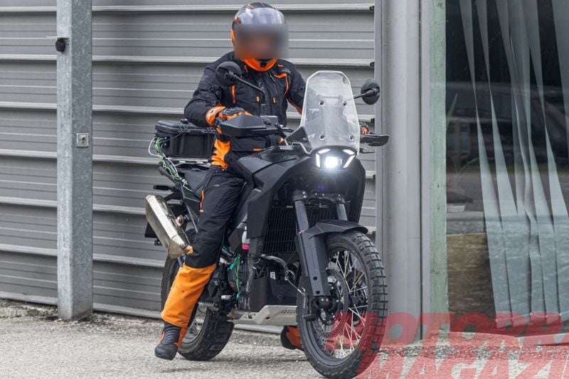 Next-Gen KTM 790 Adventure Spotted on Test Ride, Styling Largely Unchanged