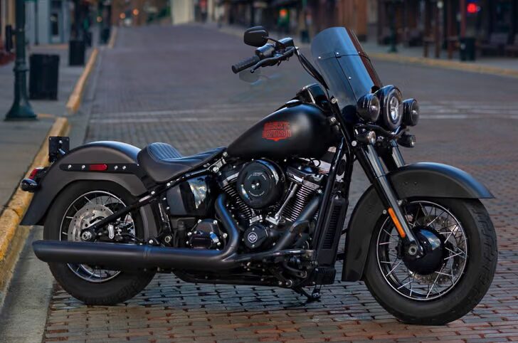 Harley-Davidson Unveils "Deadwood": Bobber Styling Meets a Modern 1,923cc V-Twin
