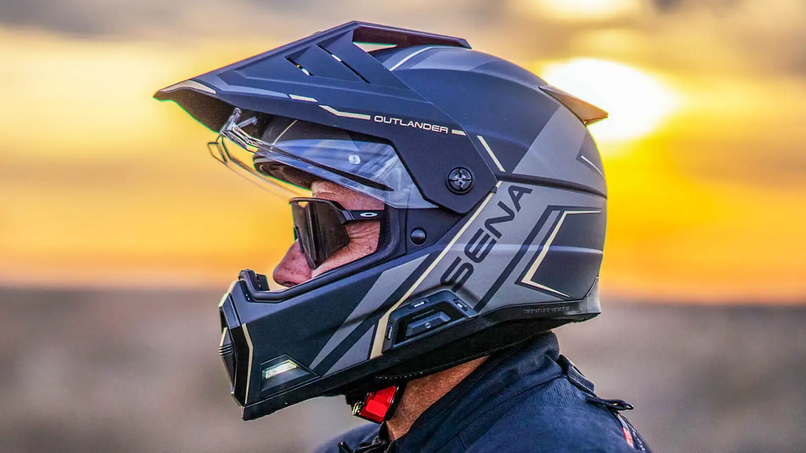 Sena's New Outlander Helmet Pairs Mesh 3.0 Comms with a 20-Hour Talk Time