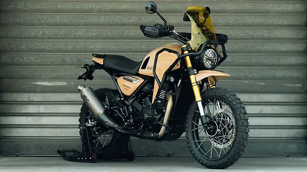 Boldly Customizing the Triumph Scrambler 400 XC: The Polished Result That Is the 'Dune 400'
