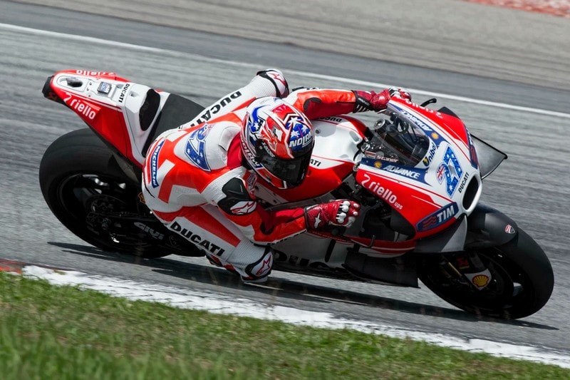 Pirro Explains Stoner's Electronics-Light Mastery of Ducati's Desmosedici