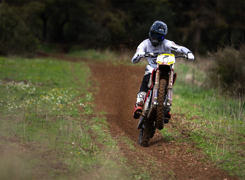 UK's ACU Approves Electric Motorcycles for Enduro Competition, Clearing the Way for Stark Future and Others