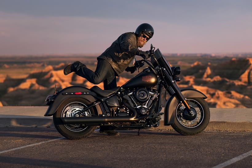Harley-Davidson Launches Blacked-Out Deadwood Cruiser in Select Markets