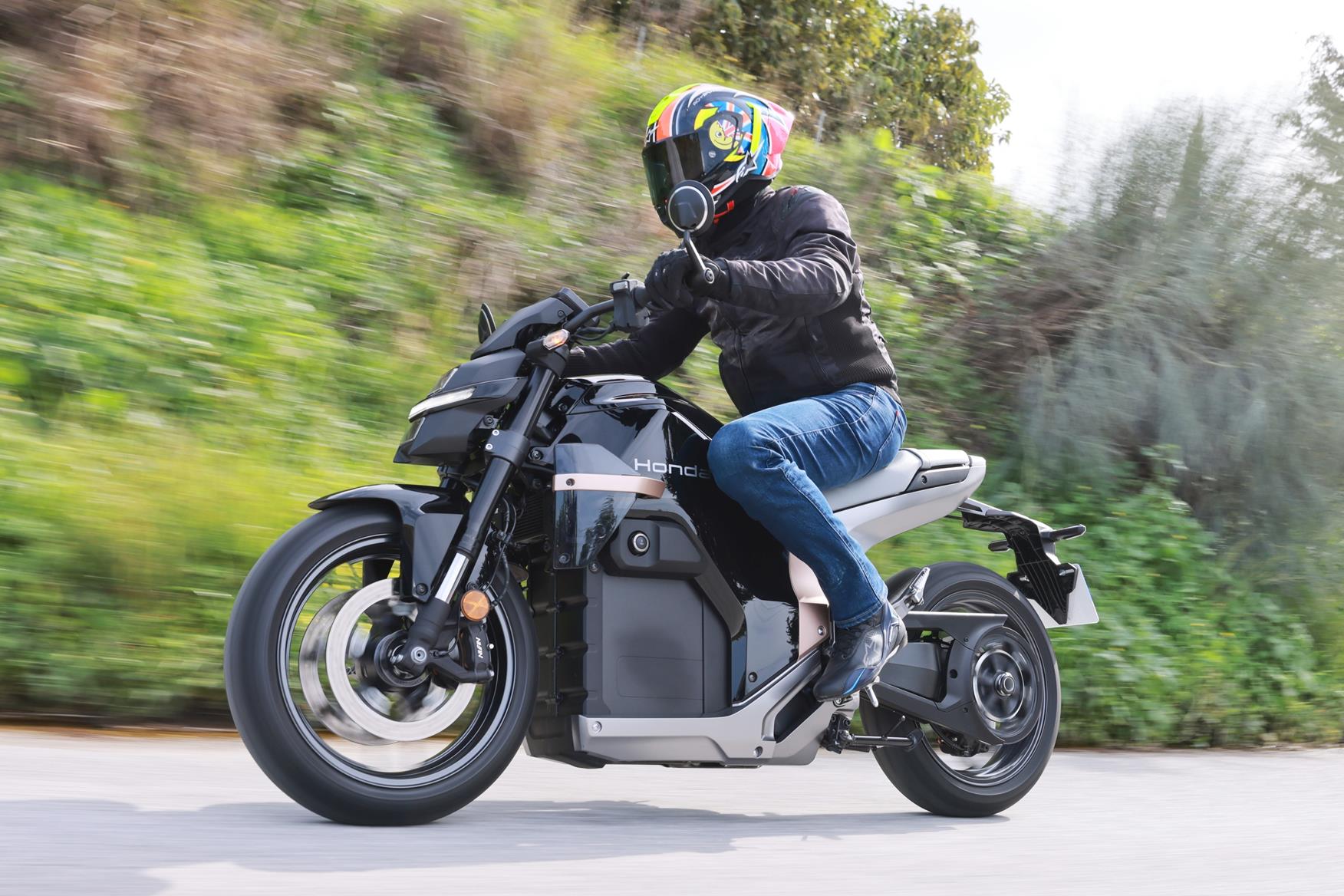 Honda's First Large-Displacement Electric Naked, the WN7, Launches in Europe — Faster Than the Hornet, with a Learner-Legal Version Too