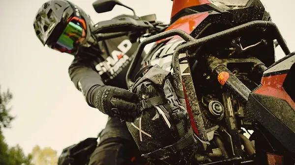 SHAD Unveils New Crash Bar Bag 'TR08,' Adding 8L for Adventure Bikes