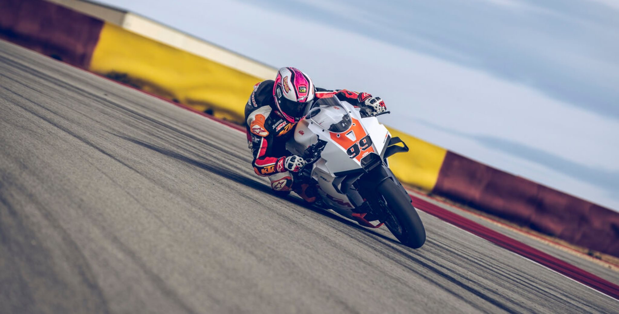 KTM 990 RC R 2026: A 947cc, 128HP Supersport — Track Version Makes 135HP