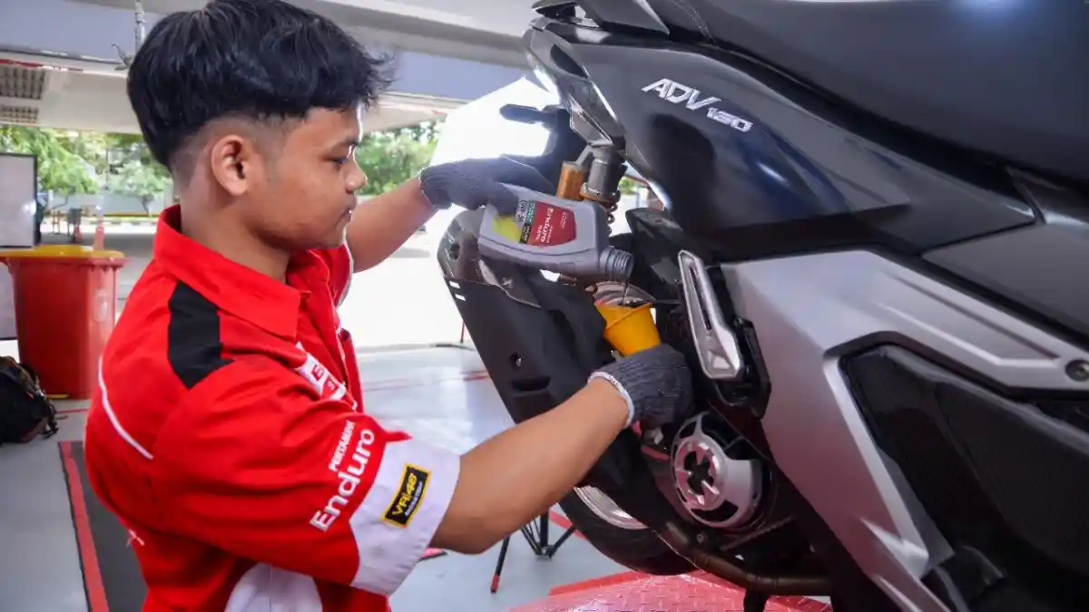 Don't Judge by Mileage Alone: When Is the Right Time to Change Your Motorcycle's Oil?