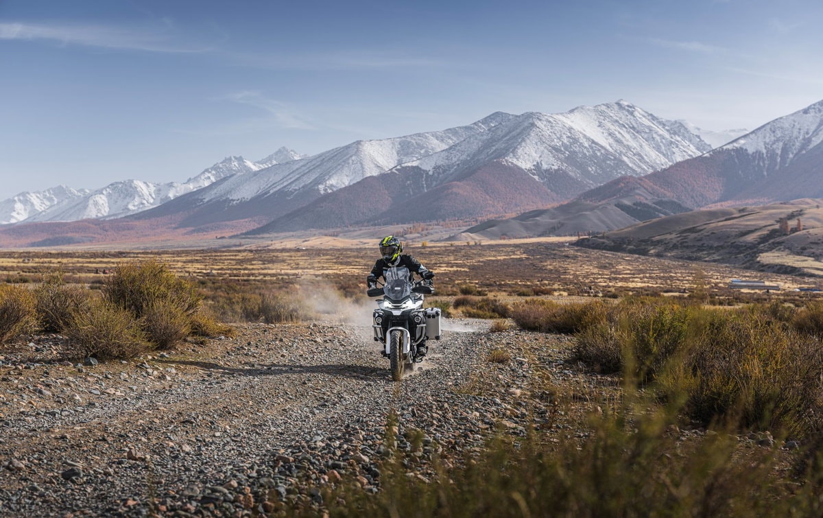 CFMoto 800MT-ES Arrives in UK from £8,499 with Electronic Suspension and Bosch Radar