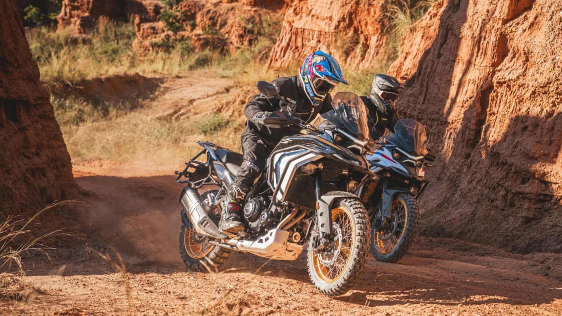 China's Kove Loads Its New 625X Adventure Bike With Kit While Keeping the Price Down