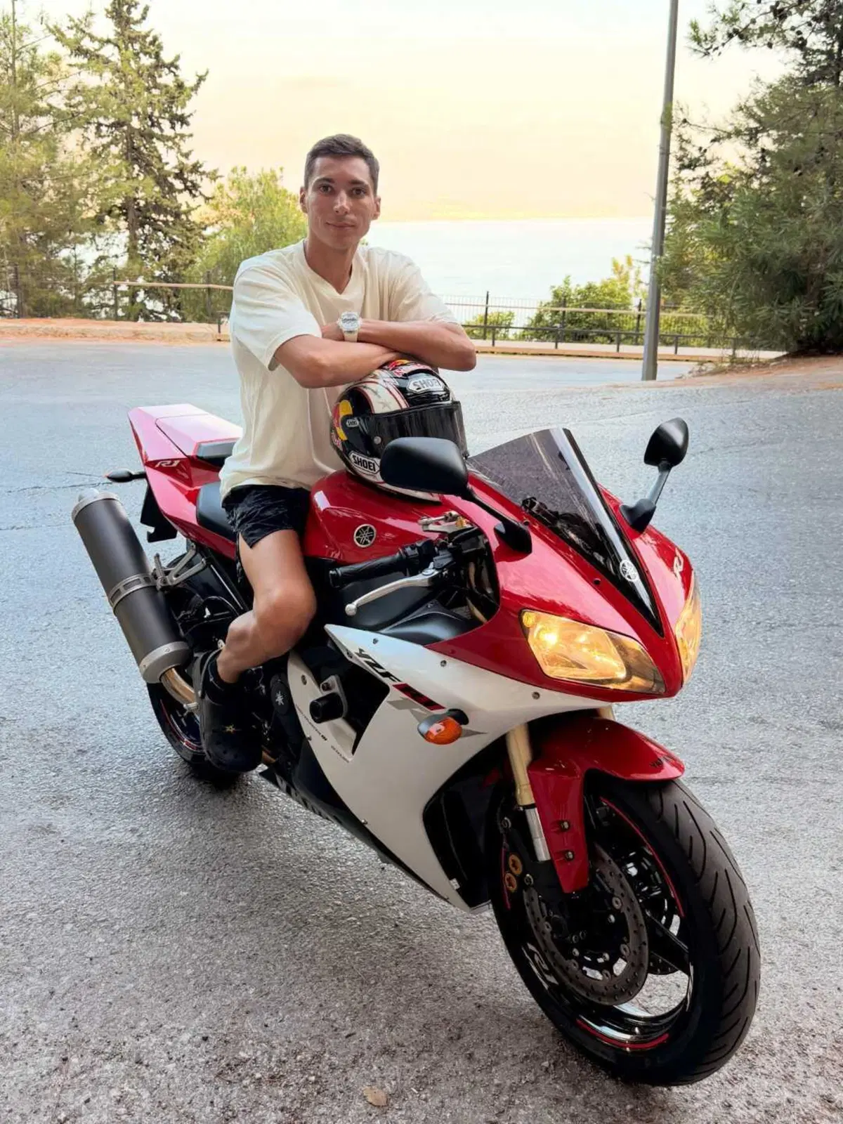 Toprak Razgatlioglu Fires Up His Late Father's 2002 Yamaha R1 Again in a Summer Tribute