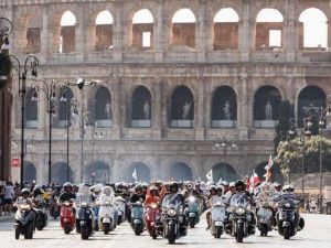 25,000 Vespas From Around the World Gather in Rome for 80th Anniversary Rally