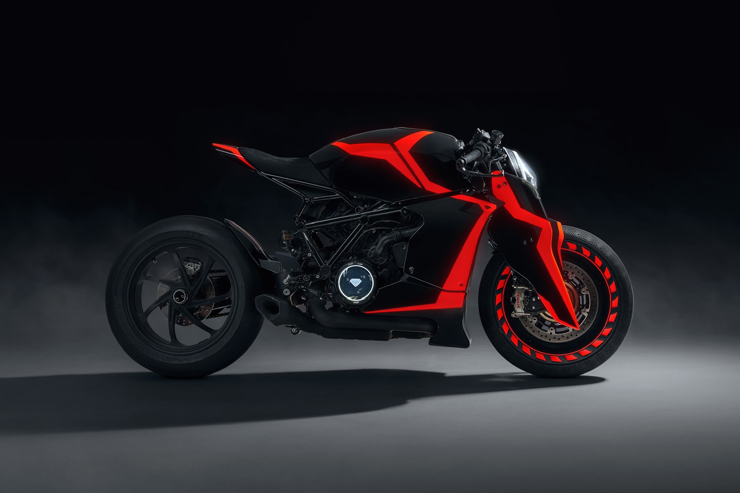 Germany's Diamond Atelier Draws Cheers at Goodwood With KTM-Based Hyperbike 'DA#22'