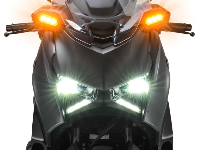 Yamaha Officially Reveals 2027 XMAX 300 with New Colors and TFT+LCD Display