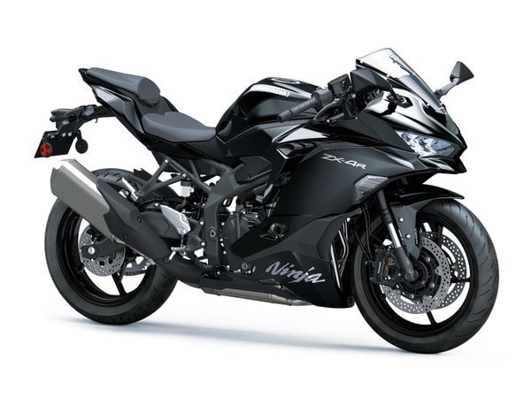 Kawasaki Ninja ZX-4R or ZX-4RR: The Differences, and Which Makes Sense for You