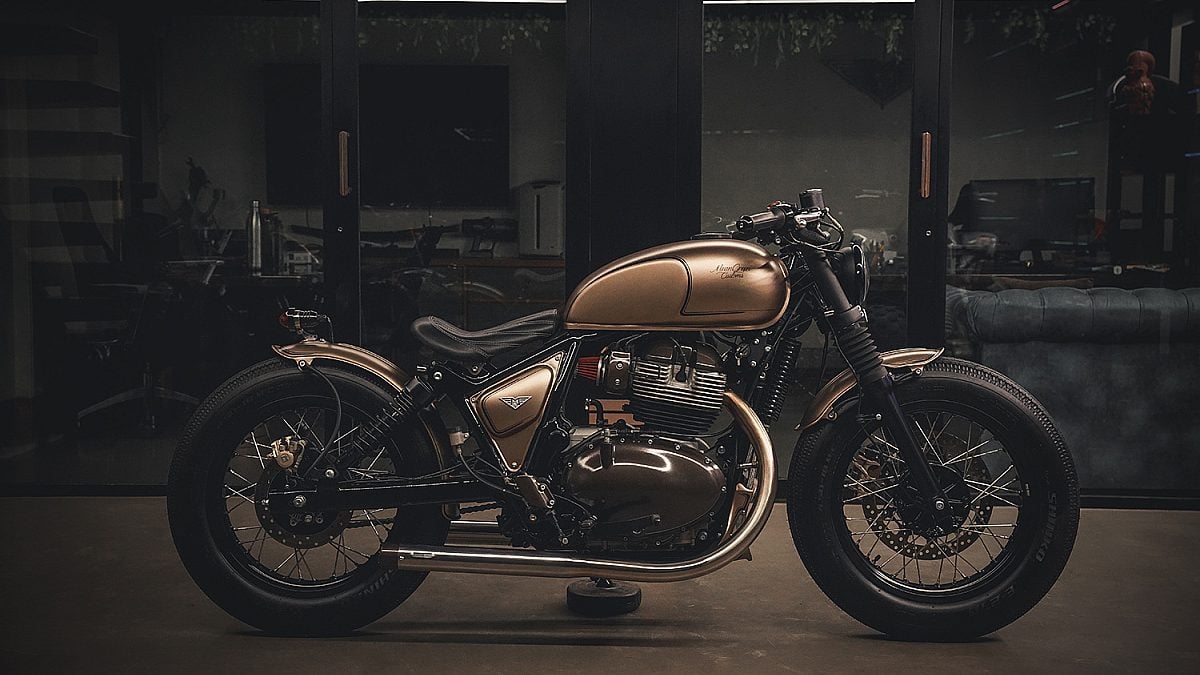 "Tyrael": A Low-Slung Bobber Built on the Royal Enfield Interceptor 650