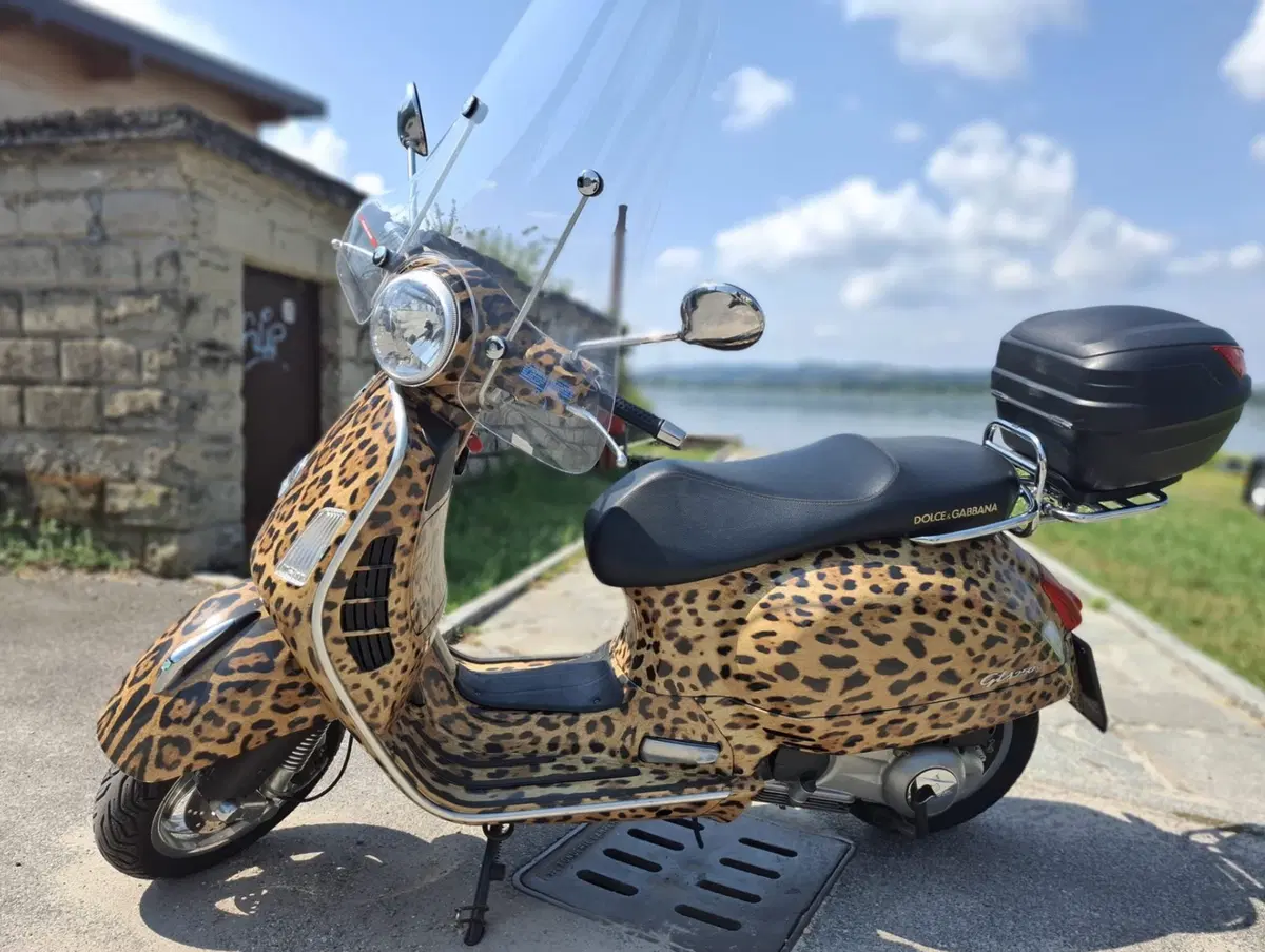 Stefano Gabbana's Vespa Heads to Auction, a Symbol of Italian Style